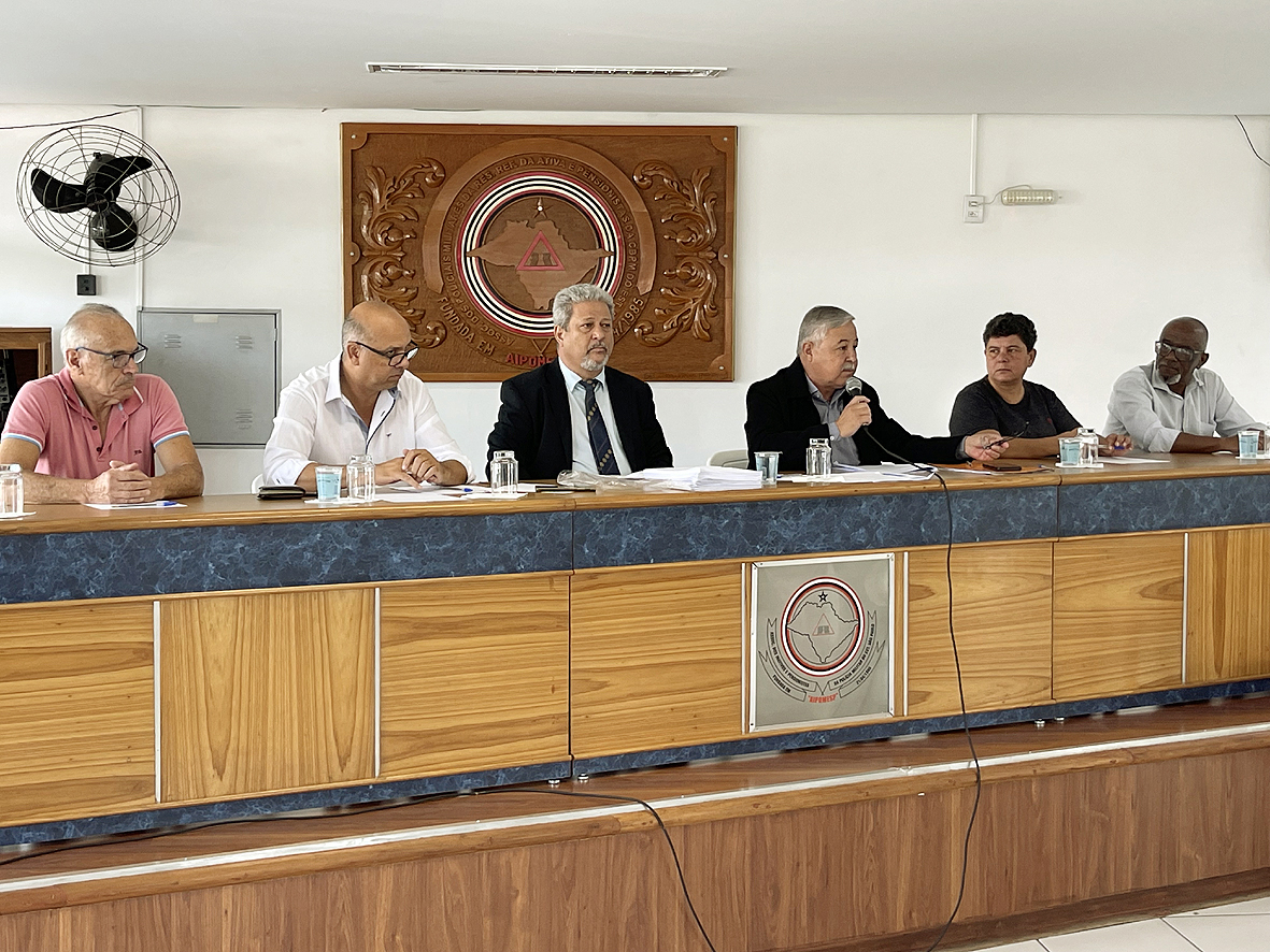 Comissão Eleitoral composta inicia os trabalhos.JPG