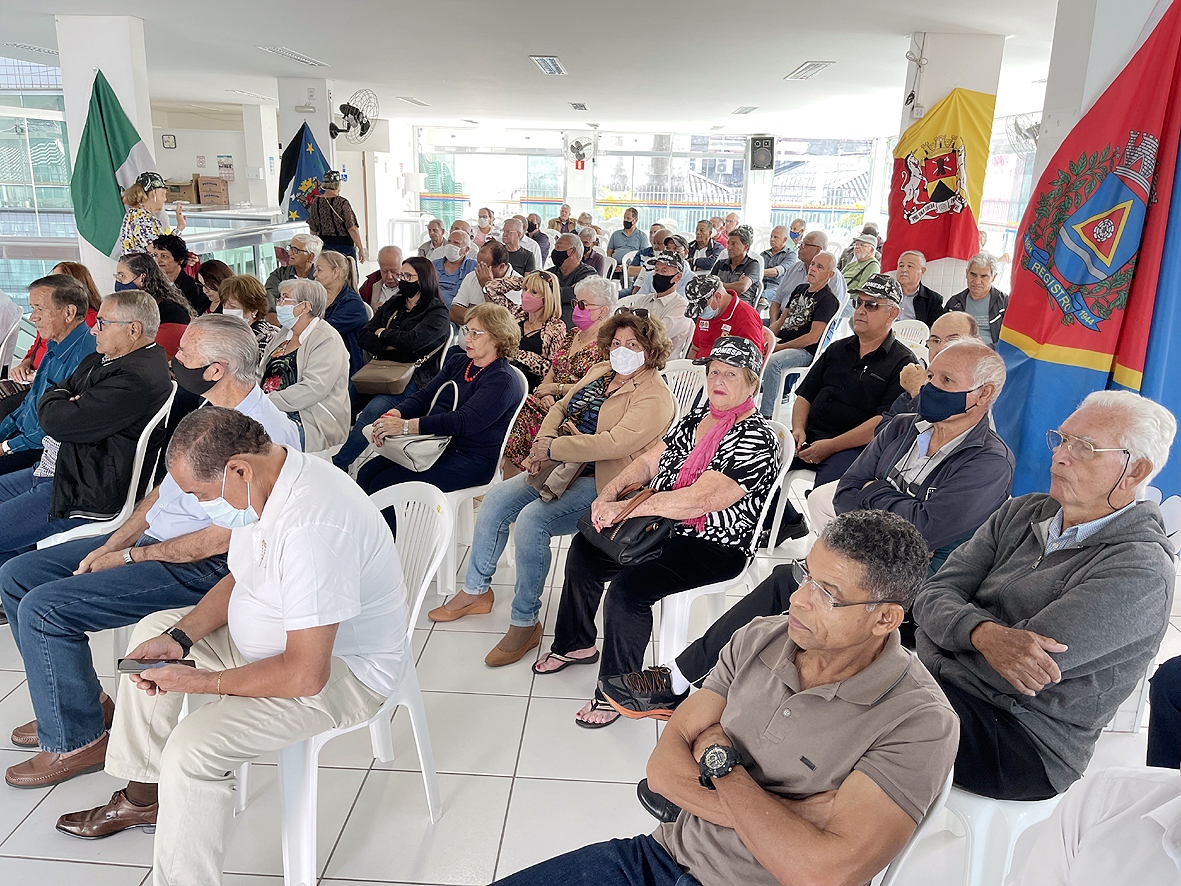 Associados e diretores das Regionais presentes.JPG